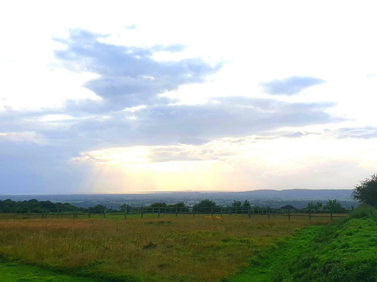 Open Acres Accommodation And Airport Parking Backwell ภายนอก รูปภาพ